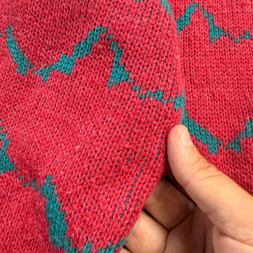 VTG Saturdays Generation Sweater Adult Large Berry Zig Zag Geometric Apres Ski - Picture 4 of 9